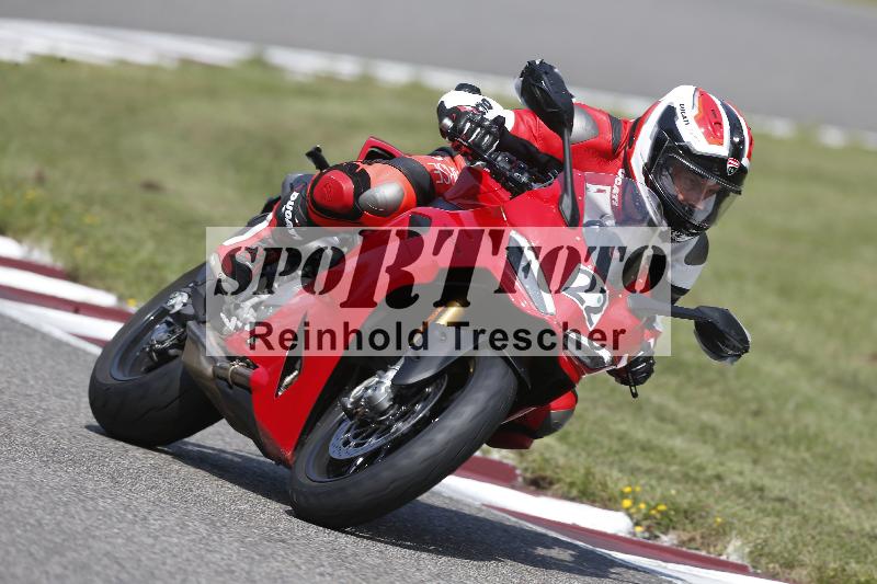 /Archiv-2025/49 26.08.2025 Cornu Master School ADR/gruen-vert/22